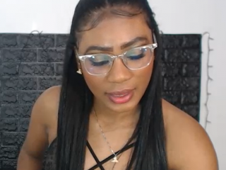 AnyMeeLee webcam girl as a performer. Gallery photo 1.