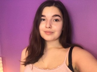 AprilQueeny webcam girl as a performer. Gallery photo 2.