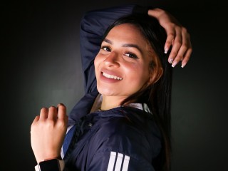 MiaBranw webcam girl as a performer. Gallery photo 1.