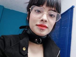 BabySalome18 webcam girl as a performer. Gallery photo 1.