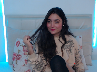 emma_24 webcam girl as a performer. Gallery photo 1.