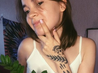 loki_the_frog webcam girl as a performer. Gallery photo 1.