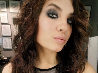 Lorain_bett webcam girl as a performer. Gallery photo 1.
