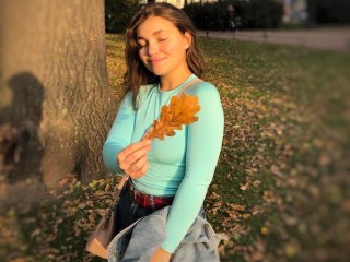 Rose_Green webcam girl as a performer. Gallery photo 2.