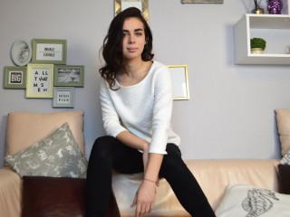 KatieAtkinson webcam girl as a performer. Gallery photo 1.