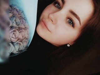 EMILY_ROSI webcam girl as a performer. Gallery photo 2.