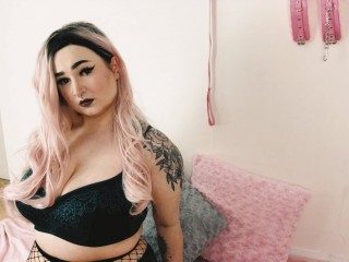 SaphiraMay webcam girl as a performer. Gallery photo 5.