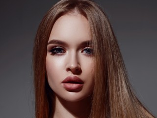 EmillyThomas webcam girl as a performer. Gallery photo 1.