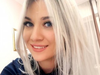 xChloeBae webcam girl as a performer. Gallery photo 1.