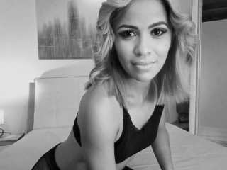 BlairCooper webcam girl as a performer. Gallery photo 2.