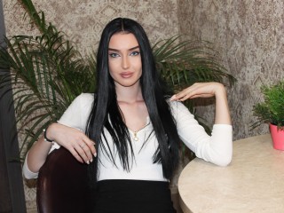 PatriciaFlore webcam girl as a performer. Gallery photo 1.