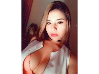 Rouse_18 webcam girl as a performer. Gallery photo 1.