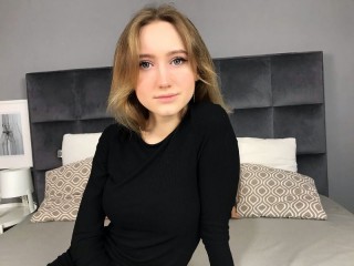 MollyAyrton webcam girl as a performer. Gallery photo 1.