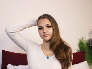 EmmaBrady webcam girl as a performer. Gallery photo 1.