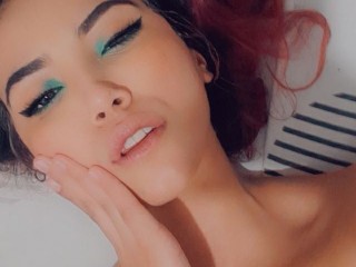 AntonnellaAnderson webcam girl as a performer. Gallery photo 1.