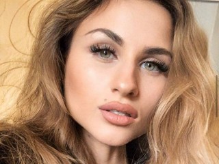 Loren_Sia webcam girl as a performer. Gallery photo 1.