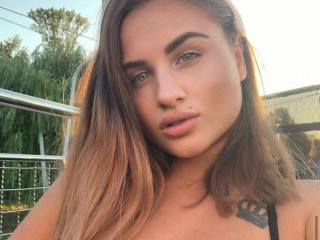 Loren_Sia webcam girl as a performer. Gallery photo 3.