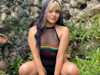 Isabellaa_Gil webcam girl as a performer. Gallery photo 2.