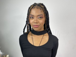 EmilyEvans18 webcam girl as a performer. Gallery photo 1.