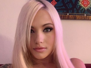 Paris_James webcam girl as a performer. Gallery photo 1.