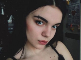 MelaLina webcam girl as a performer. Gallery photo 1.