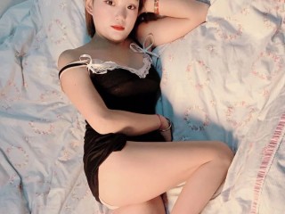 Xiangxiangmeiniu webcam girl as a performer. Gallery photo 1.