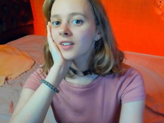 HelenBrosty webcam girl as a performer. Gallery photo 1.