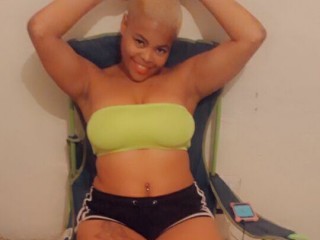 Sexyteddy69 webcam girl as a performer. Gallery photo 1.