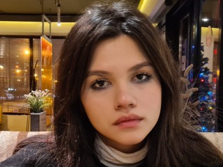 Yourlittlefairy webcam girl as a performer. Gallery photo 1.