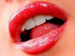 KiwiXX webcam girl as a performer. Gallery photo 2.