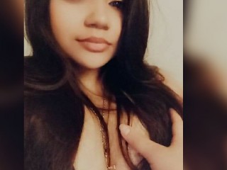 AviBaby webcam girl as a performer. Gallery photo 1.