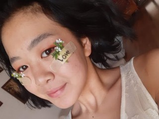 Samilla webcam girl as a performer. Gallery photo 1.