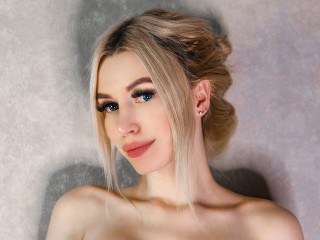 AnabelDousss webcam girl as a performer. Gallery photo 1.