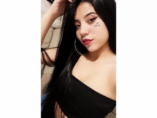 zamilatinfox webcam girl as a performer. Gallery photo 1.