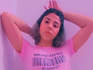 MalenaCollins webcam girl as a performer. Gallery photo 1.