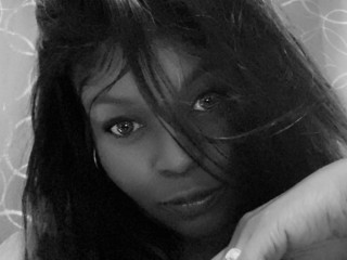 BelleLadyT webcam girl as a performer. Gallery photo 1.