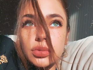 Megaaan_x webcam girl as a performer. Gallery photo 3.