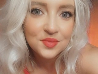 KINKY_INKED_KYLIE webcam girl as a performer. Gallery photo 1.