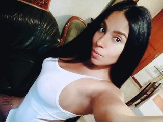 Caylin_Anwen webcam girl as a performer. Gallery photo 1.