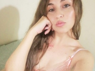 LucyMell webcam girl as a performer. Gallery photo 1.