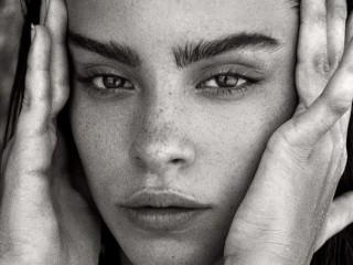 SalyLindmon webcam girl as a performer. Gallery photo 1.