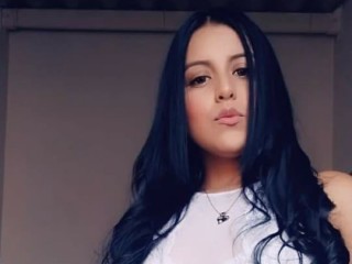 alicebrandd webcam girl as a performer. Gallery photo 1.