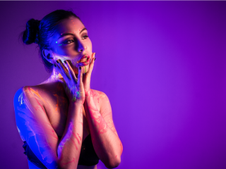 AnnieMillers webcam girl as a performer. Gallery photo 2.