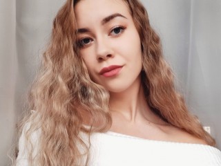 Aliss_blamelesss webcam girl as a performer. Gallery photo 1.