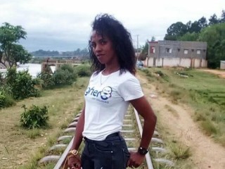 alysexy webcam girl as a performer. Gallery photo 1.