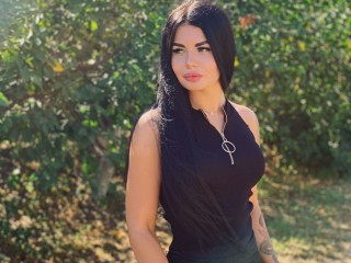 HollyPrivate webcam girl as a performer. Gallery photo 1.