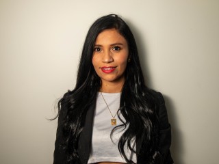 BellaApelton webcam girl as a performer. Gallery photo 1.