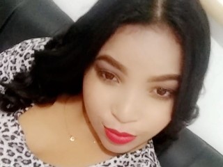 Dalia23x webcam girl as a performer. Gallery photo 2.