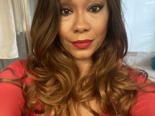 LolaGaia webcam girl as a performer. Gallery photo 2.