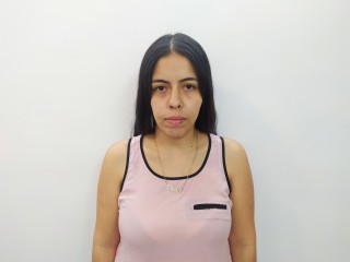 EmmaWilds webcam girl as a performer. Gallery photo 1.